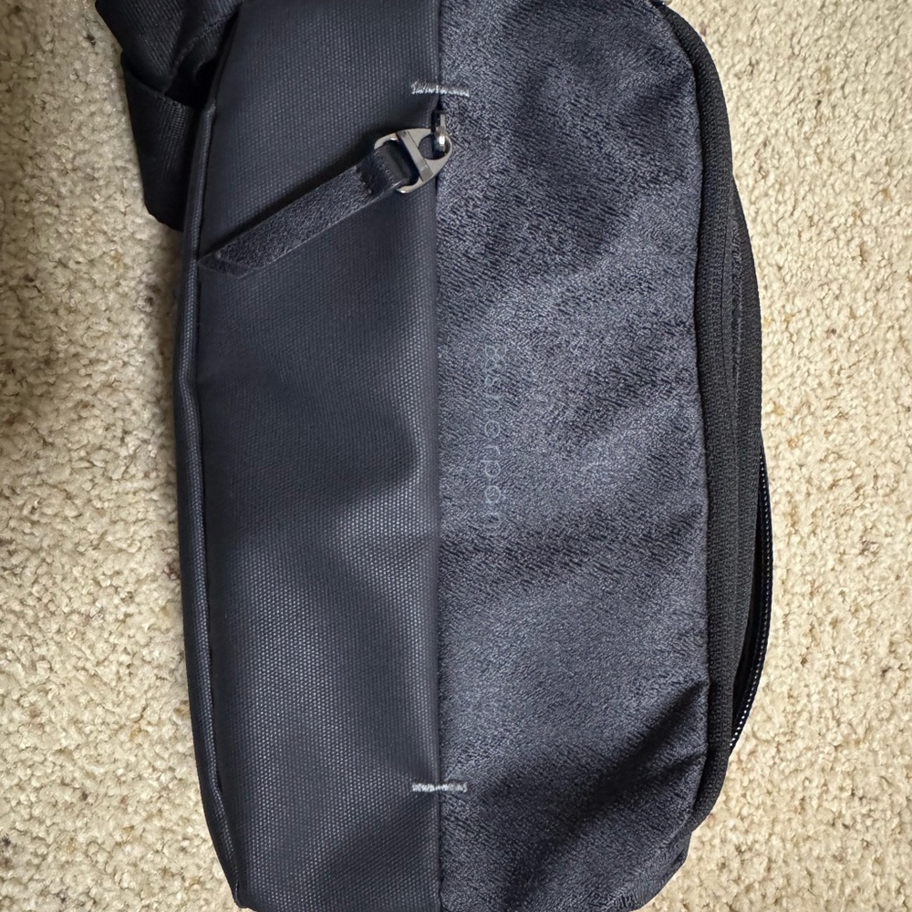 Sherpani  Bag - Picture 3 of 3